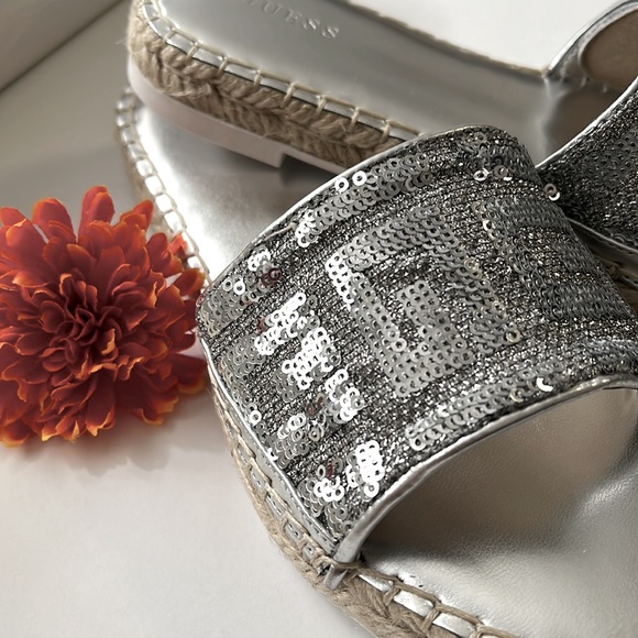 Guess embellished espadrille slides. - Picture 3 of 5